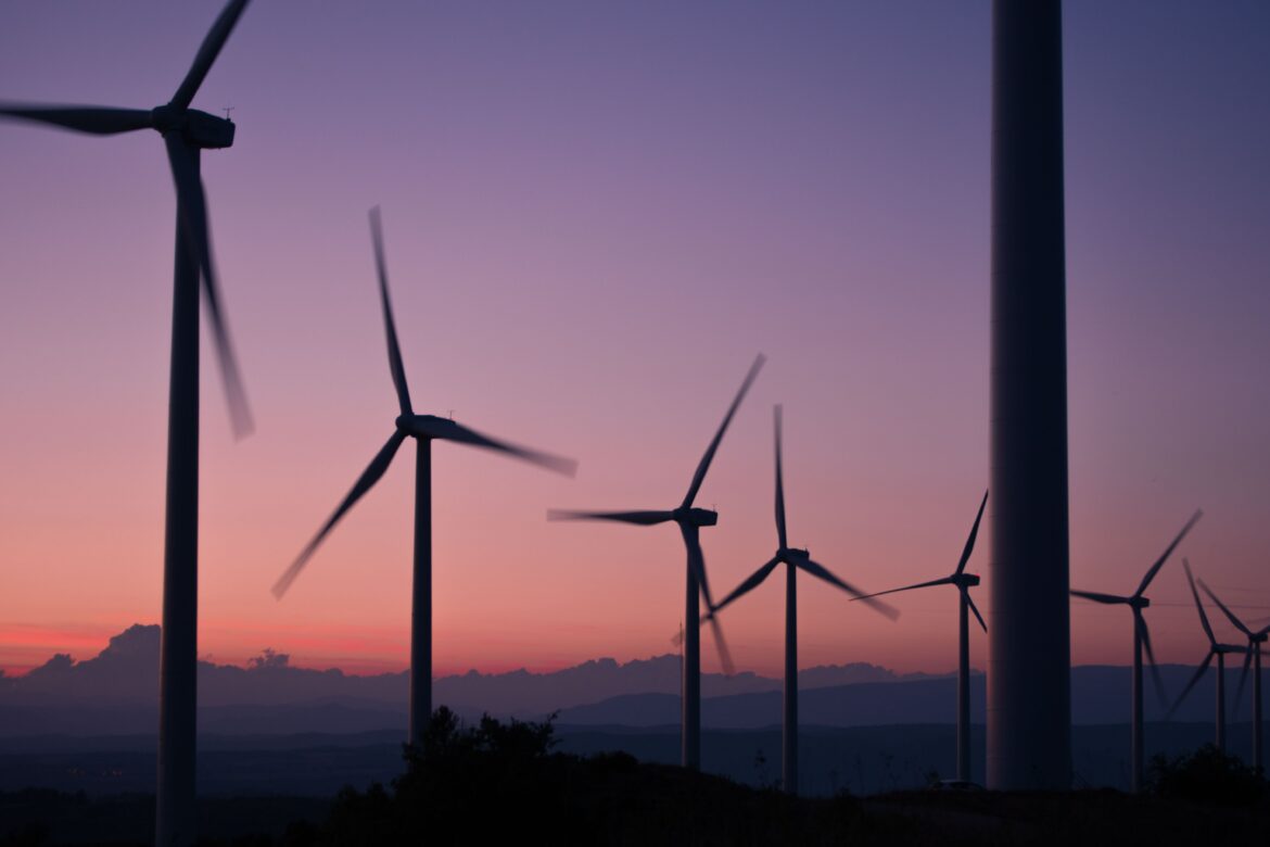 Windmills in the sunset, photo: Anna Jimenez Calaf