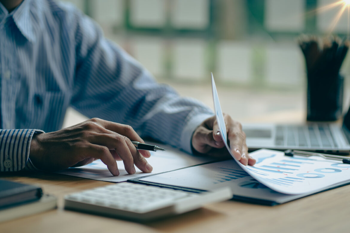 Tariffs, accounting, and budgeting in district heating companies