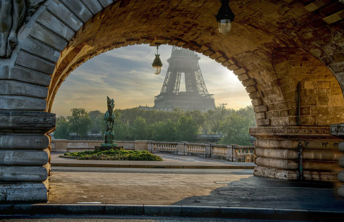 Arch in Paris